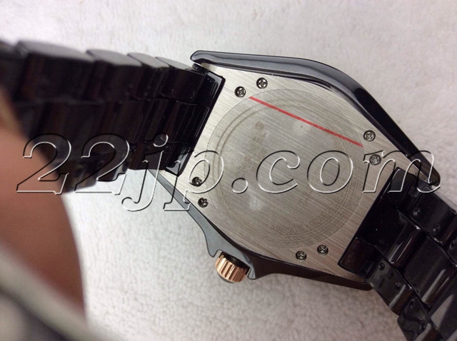 シャネル時計側面デザイン